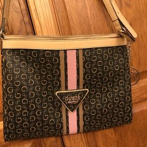 Guess crossbody purse